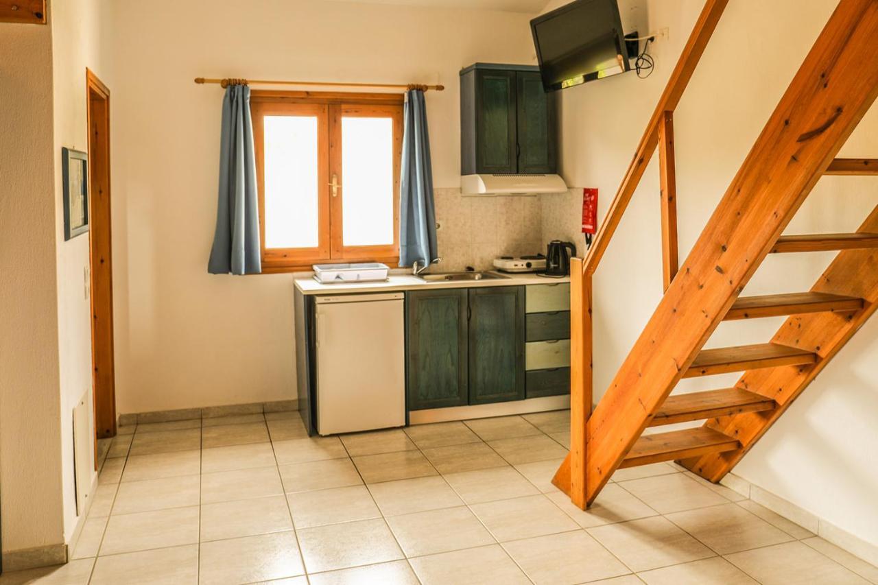 Sunset Studios & Apartments Koukounaries ภายนอก รูปภาพ